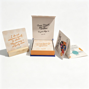 Set de Regalo con Cartas de Citas Inspiradoras Diarias para el Cuidado Personal y la Mindfulness, Tarjetas de Afirmaciones Positivas Personalizadas para Mujeres con Soporte de Madera - Product Image 1
