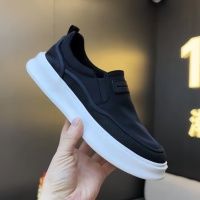 Vente en gros de mocassins pour hommes, bicolores noir et blanc, baskets plateforme, tige en tissu respirant, plaque de logo métallique personnalisée OEM