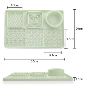 Tapis à lécher en silicone les plus vendus pour chiens <span class=keywords><strong>de</strong></span> petite et grande taille : un moyen amusant <span class=keywords><strong>de</strong></span> passer le temps, avec ventouses. - Product Image 4