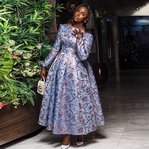 Vendita calda abiti da sera Maxi <span class=keywords><strong>spacco</strong></span> stampato <span class=keywords><strong>in</strong></span> <span class=keywords><strong>raso</strong></span> O collo - Product Image 6