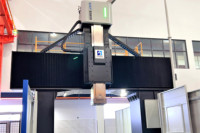 Fraiseuse CNC à portique robuste GUOSHENG GMF4030R BT50 FANUC à taux d'élimination de matériaux élevé pour moules et matrices
