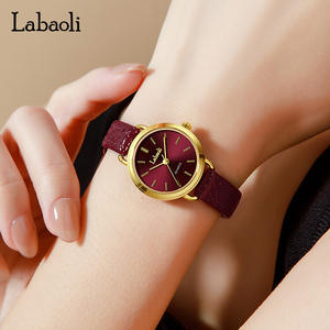 Nouvelle montre pour femme à petit cadran de niche rouge Angela de style rétro - Product Image 2