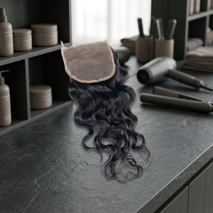 Peluca frontal de encaje HD con ondas corporales, gorra ajustable y nudos pre-decolorados que ofrecen un ajuste cómodo y un acabado indetectable - Product Image 2