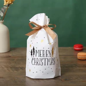 Bolsa de regalo de Navidad con MOQ bajo, bolsa de embalaje autoportante, diseño de bolsa con cordón de dibujos animados, bolsa de regalo para dulces - Product Image 6
