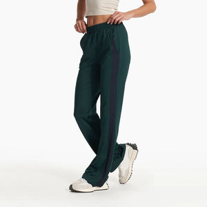 Pantalones de chándal acampanados transpirables personalizados al por mayor para mujer, estilo streetwear, de pierna ancha y holgados para verano - Product Image 2