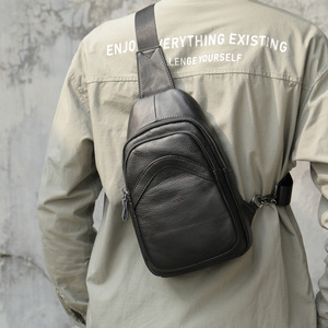<span class=keywords><strong>Bolso</strong></span> de pecho Vintage de moda para hombres Cuero de vaca genuino Cremallera Casual Deportes Crossbody <span class=keywords><strong>Bolso</strong></span> de hombro - Product Image 5