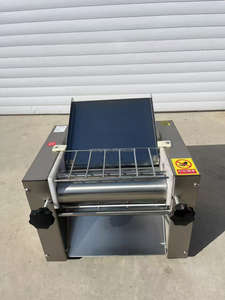 ZD Kommerzielle Teigpresse-Rollmaschine Hochleistungs-3kW Vollautomatische Elektrische 40 kg/h Kapazität Teigtaschen- und Nudelmaschine 1 Jahr Garantie - Product Image 4