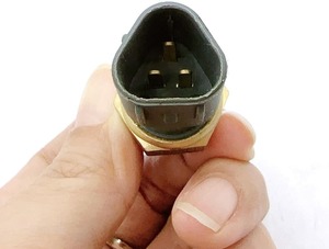 Capteur de température d'eau J05E J08E S8342-01250 EB10-WT016 S834201250 pour pièces détachées de moteur diesel Hino et accessoires d'excavatrice - Product Image 2