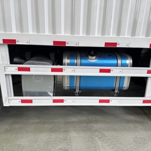 Used Sinotruk HOWO Heavy Duty 8x4 Commercial <strong>Truck</strong> with Sinotruck Box Cargo Van Diesel Fuel 12 Wheel Lorry <strong>Trucks</strong> for Sale - Product Image 6