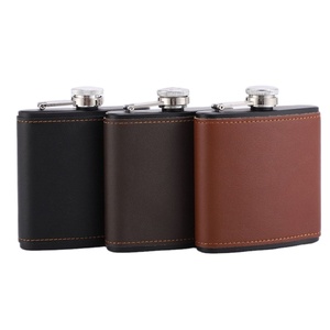 Flacon à liqueur rétro noir de luxe léger en acier inoxydable enveloppé de cuir pour les loisirs en plein air - Product Image 1
