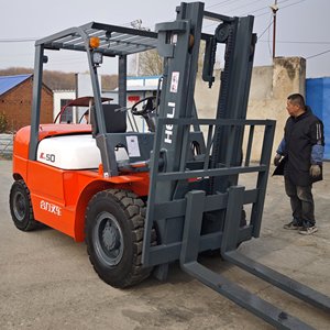 Montacargas diésel Heli de 5 toneladas de calidad premium usado para trabajo continuo de larga duración en campos industriales. - Product Image 3