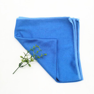 Serviette personnalisée en verre microfibre bleu Offre Spéciale 40*40cm 300gsm sans traces pour le <span class=keywords><strong>nettoyage</strong></span> des vitres/voitures - Product Image 3