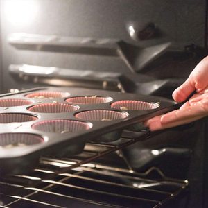 WIDENY Thép Carbon Không Dính Tùy Chỉnh Đen Bakeware 12 Cup Muffin Pan, Không Dính Vuông Giáng Sinh Cupcake Baking Tray Cho Lò Nướng - Product Image 5