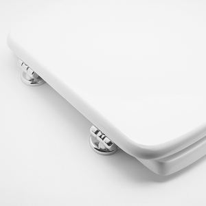 T148 Asientos de inodoro con ajuste térmico de cierre suave blanco - Product Image 3