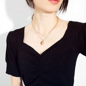 قلادة عصرية أنيقة من الفولاذ المقاوم للصدأ باللون الذهبي الوردي عيار 18 قيراطًا مع قفل قلادة منقوشة بفتحة رقبة مزدوجة الطبقات بتصميم ساحر نيويورك - Product Image 6