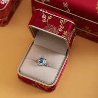 SIFOO Nouveaux présentoirs de luxe en velours pour bijoux, présentant des ensembles de bijoux dans des boîtes à bijoux en soie de style chinois avec logo personnalisé.