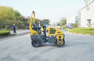 Rodillo Compactador Vibratorio Hidráulico de 4 Toneladas XD140VT para Trabajos en Carreteras - Product Image 5