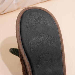 Vente en gros de nouvelles pantoufles en fourrure pour femmes avec semelle en TPR, pantoufles de créateur en peluche pour femmes à prix raisonnable - Product Image 6