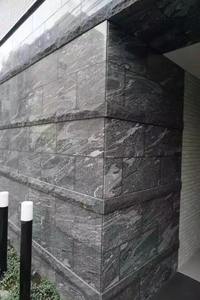 Paneles de revestimiento de paredes exteriores de piedra granito gris Santiago exterior - Product Image 3