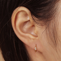 Anting Wanita Model Lingkaran Minimalis Gemnel Perak Sterling 925 Berlapis Emas 18k dengan Zirkon Opal Tunggal