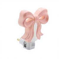 Veilleuse LED quotidienne en silicone rose mignon avec nœud romantique, lumière blanche chaude douce à brancher, décoration de chambre, cadeau pour elle