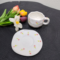 Ensemble de tasses et d'assiettes en céramique en forme de cœur d'inspiration coréenne, design luxueux peint à la main, compatible lave-vaisselle, sans BPA, pour le thé de l'après-midi