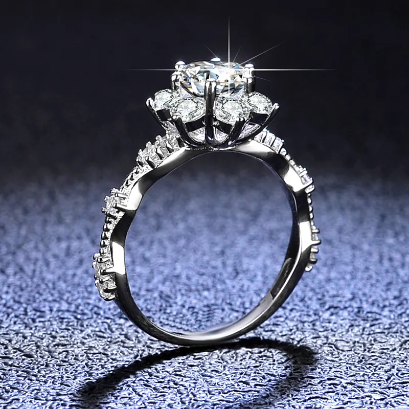 Anillo personalizado joyería fina D Color VVS Moissanite anillos S925 plata esterlina chapado en oro blanco flor anillos finos precios al por mayor