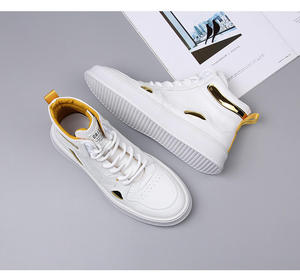 Sneakers da strada da uomo di alta moda in pelle verniciata <span class=keywords><strong>scarpe</strong></span> <span class=keywords><strong>sportive</strong></span> Casual classiche <span class=keywords><strong>eleganti</strong></span> <span class=keywords><strong>scarpe</strong></span> in pizzo antiscivolo - Product Image 2