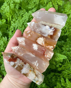 Torre de Cristal Tallada a Mano Natural, Puntas de Ágata con Flores de Cerezo para Decoración - Product Image 1