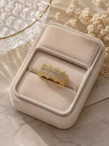 Anello da Donna Placcato Oro e Argento con Diamante Taglio Brillante Rotondo Colore D Pietra Naturale Gioiello alla Moda per Uso Quotidiano - Product Image 3