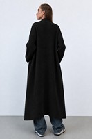 Individuelles Logo Damen Langer Grobstrick-Cardigan in Schwarz mit Neckholder-Schnürkragen Minimalistischer Stil für Winter OEM