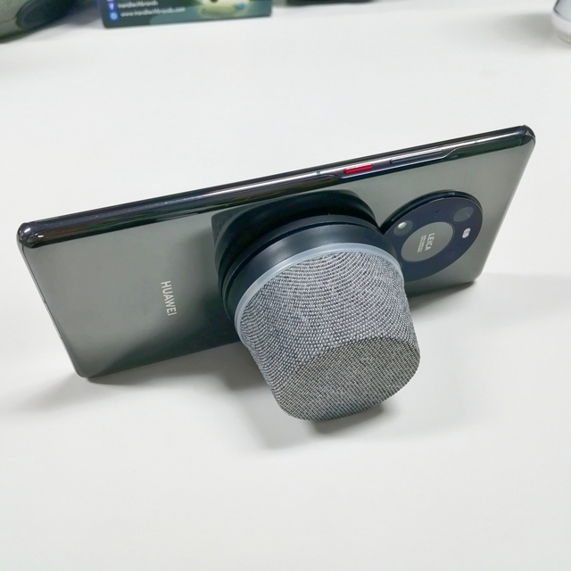 Mini Magnetic Phone Stand Holder for Big Bass Subwoofer Wireless Speaker 5.0 2-3h Playtime 400mAh Battery Mobile Phone 5W Output