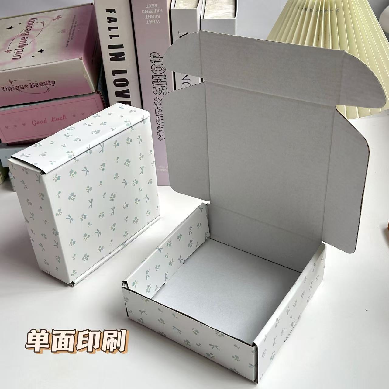 Fleur bleue blanche simple face 15x15x5cm