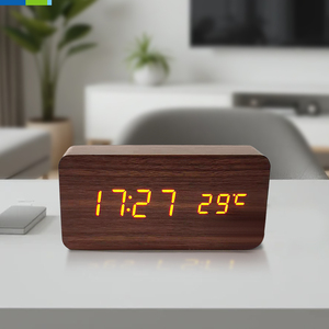 ساعة منبه خشبية ذكية بشاشة LED رقمية، عرض درجة الحرارة بألوان LED متعددة، تعمل بالطاقة عبر USB مع شحن لاسلكي، هدية قابلة للتخصيص - Product Image 1