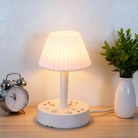 Lámpara de Escritorio Retro SUZHERM con Forma de Abanico, Enchufe con 3 Tomas, 2 USB, 1 Puerto Tipo-C, Carcasa Resistente al Fuego de 2 Metros, Enchufe Universal de Cobre