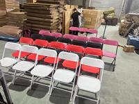 Chaise pliante en plastique robuste, capacité 300 lb, pour événements religieux, salles de conférence et salles de classe.