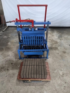 Venta Directa de Fábrica: Máquina para Fabricar Bloques de 2-45 cm, Portátil, para la Producción de Ladrillos - Product Image 3