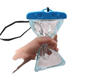 Estuche Universal Flotante para Camping, Natación y Deportes Acuáticos con Bolsa Impermeable para Teléfono Móvil - Product Image 4