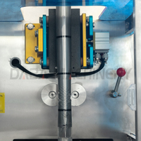 Machine d'emballage de sachets à trois soudures pour sauce tomate et pimentée à grande vitesse, capacité de remplissage de 10 à 65 sachets/min