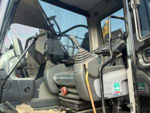 Excavatrice CAT 320D d'occasion de haute qualité, équipement de terrassement fiable pour les projets de construction, prêt à l'emploi, 330D 315D en stock - Product Image 5