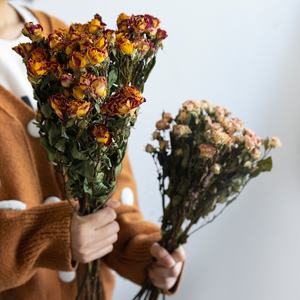 <span class=keywords><strong>Rose</strong></span> Rosse Essiccate UKIQUEEN, Un Mazzo di <span class=keywords><strong>Rose</strong></span> Naturali Essiccate con Stelo per Decorazioni Domestiche - Product Image 4