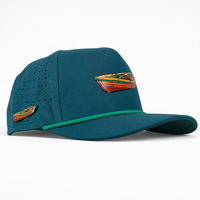 Casquette de baseball premium OEM ODM à 5 panneaux perforée avec patch en caoutchouc, anti-humidité, visière incurvée et fermeture snapback ajustable