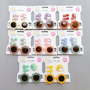 Lunettes de soleil d'été de style coréen avec petit visage Pince à cheveux Cartoon Bandeau Accessoire Style Artistique Rétro Ensemble de lunettes de soleil pour enfants - Product Image 1