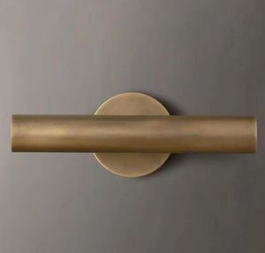 Aplique de pared cilíndrico de latón: Iluminación minimalista moderna de mediados de siglo - Product Image 2