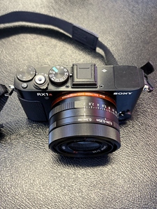 Appareil photo compact d'occasion pour DSC-RX1R <span class=keywords><strong>II</strong></span>, capteur CMOS plein format 42,4 MP, carte SD, idéal pour la photographie de portrait - Product Image 2