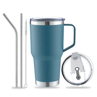 Gobelet Offres Spéciales à Double paroi en acier inoxydable de 20/30oz avec logo personnalisé poignée de promotion en gros thermos de bouteille d'eau sous vide