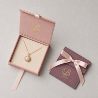 Boîte à bijoux de luxe LBarley avec logo personnalisé et insert en velours pour l'emballage de bagues et de boucles d'oreilles