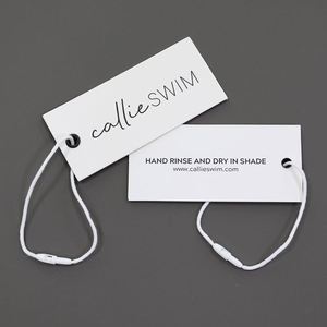 Etiquetas Colgantes Personalizadas para Ropa, con Nombre de Marca, de Lujo, con Ojal Metálico, Etiqueta de Cartón con Impresión UV en Relieve - Product Image 1