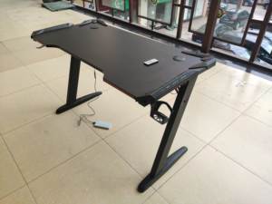 Bureau d'ordinateur de bureau avec lumière RGB, bureau de jeux - Product Image 3