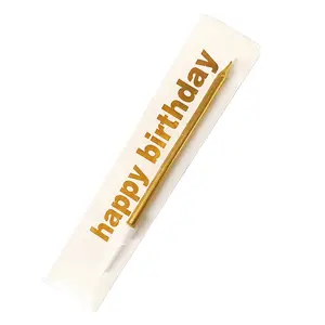 Bánh sinh nhật nến bên bầu không khí trang trí cá nhân bọc đầy màu sắc mạ vàng duy nhất bút chì nến